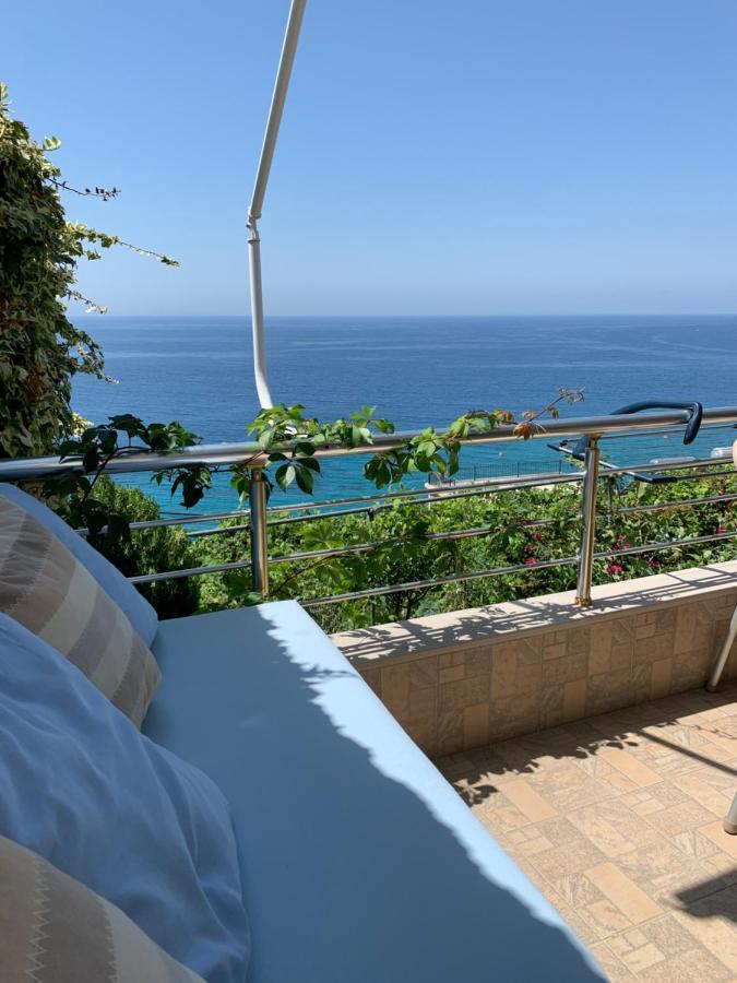 Blue Sea Apartments Qeparo Bagian luar foto