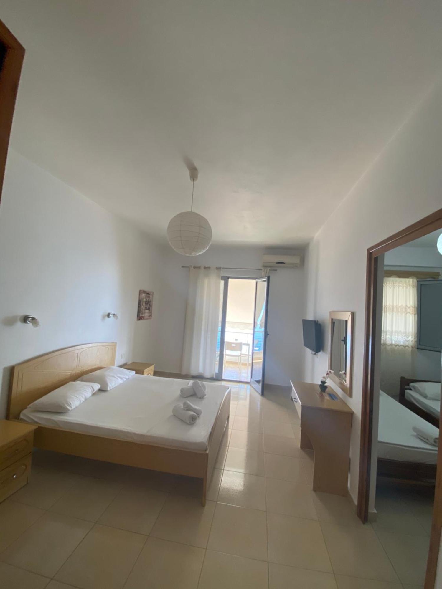 Blue Sea Apartments Qeparo Bagian luar foto
