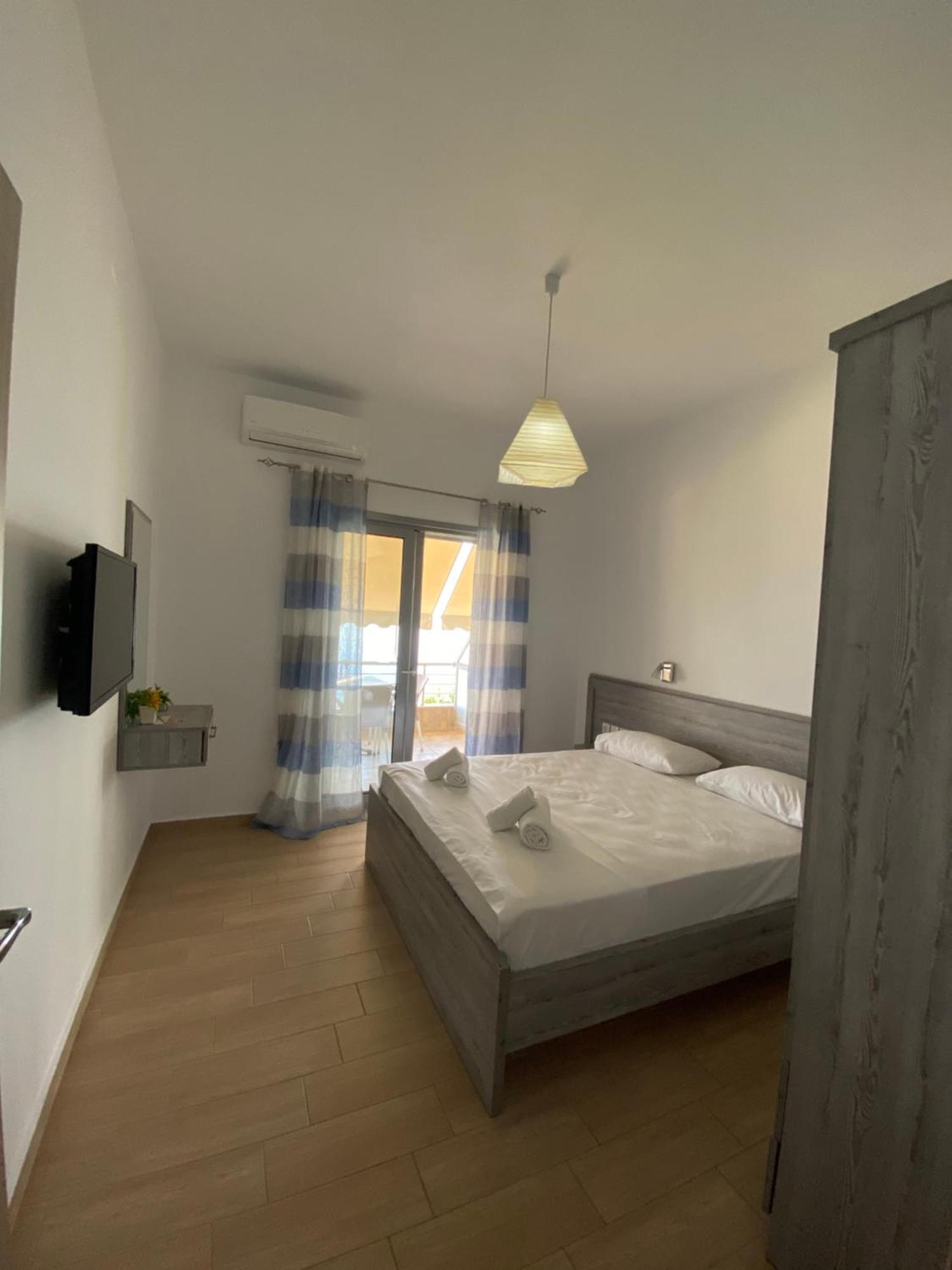 Blue Sea Apartments Qeparo Bagian luar foto