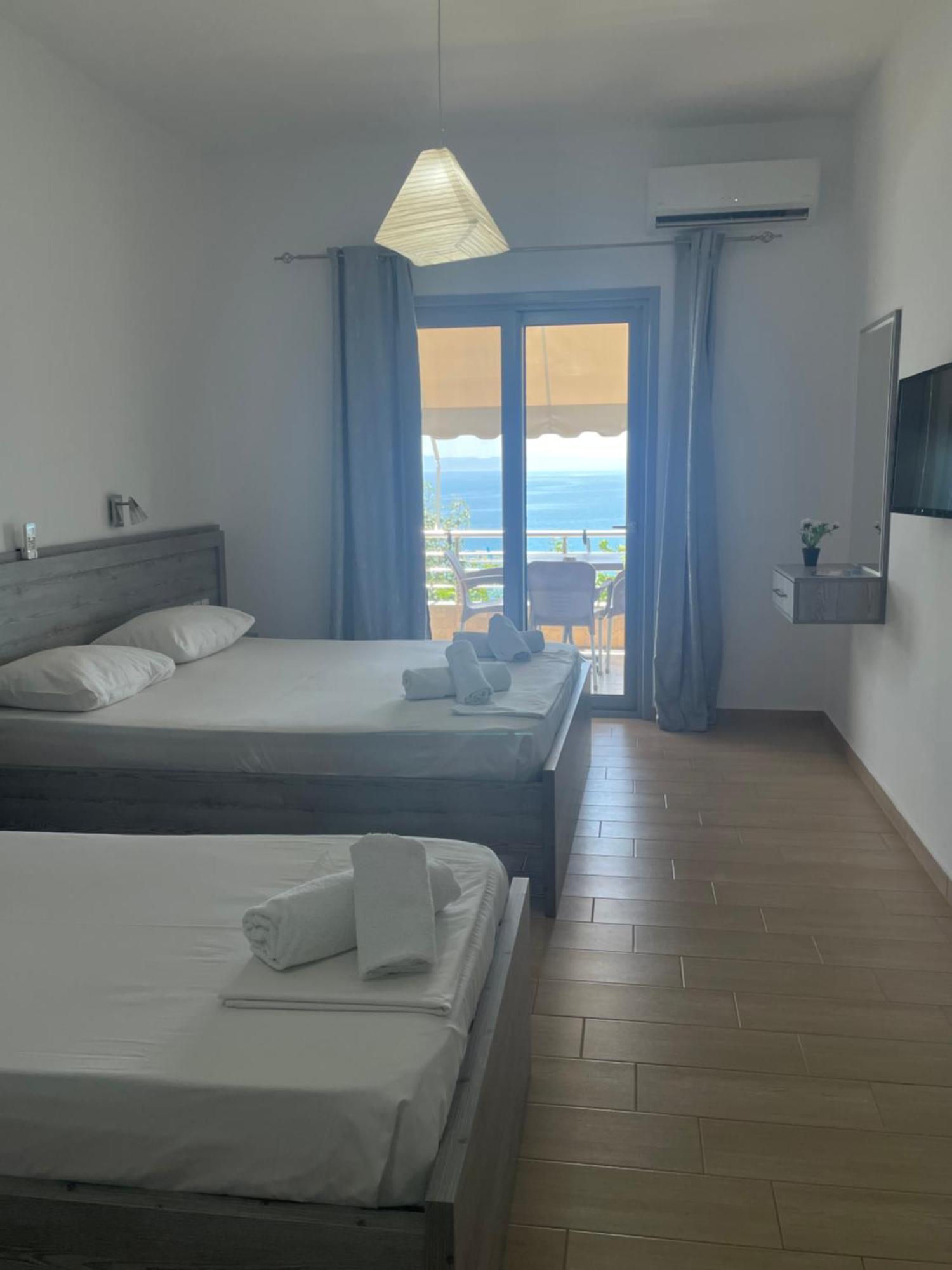 Blue Sea Apartments Qeparo Bagian luar foto