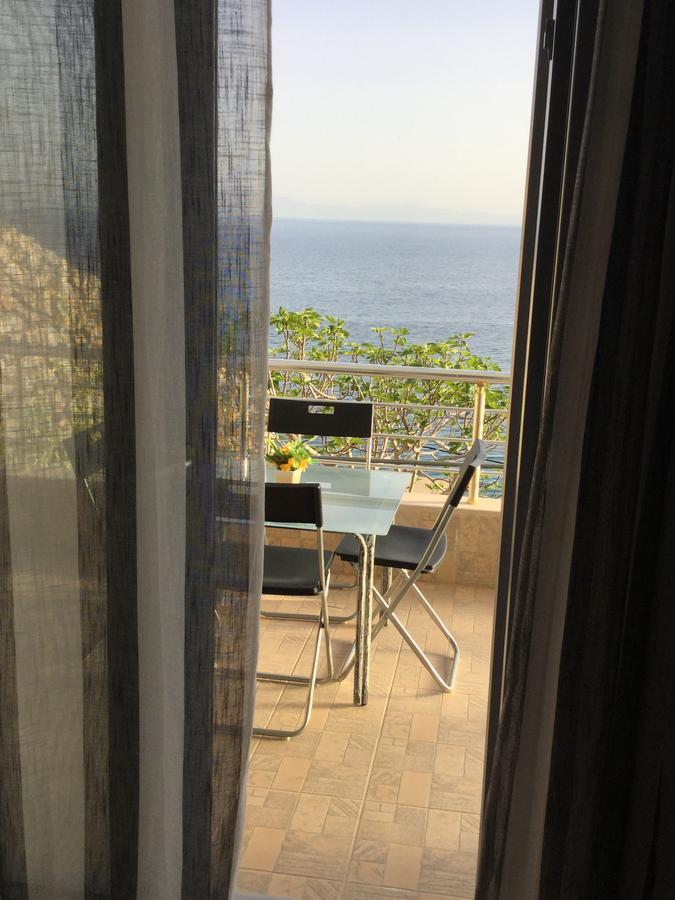 Blue Sea Apartments Qeparo Bagian luar foto