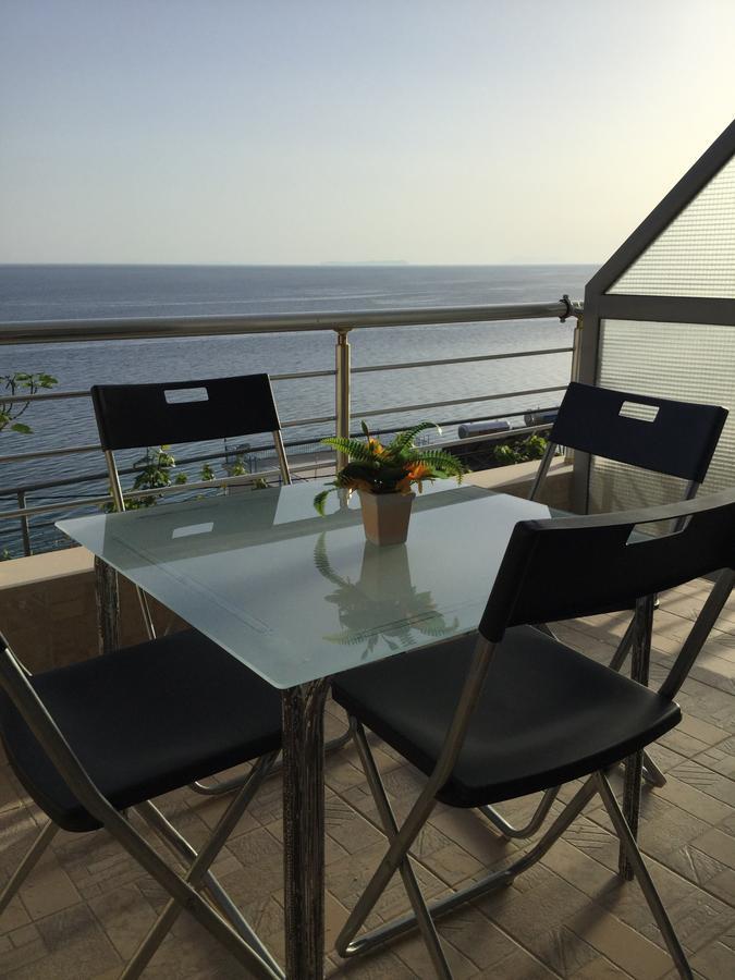 Blue Sea Apartments Qeparo Bagian luar foto